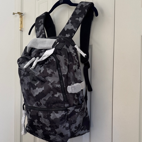 Lululemon New Crew Backpack – NWT - Picture 5 of 12
